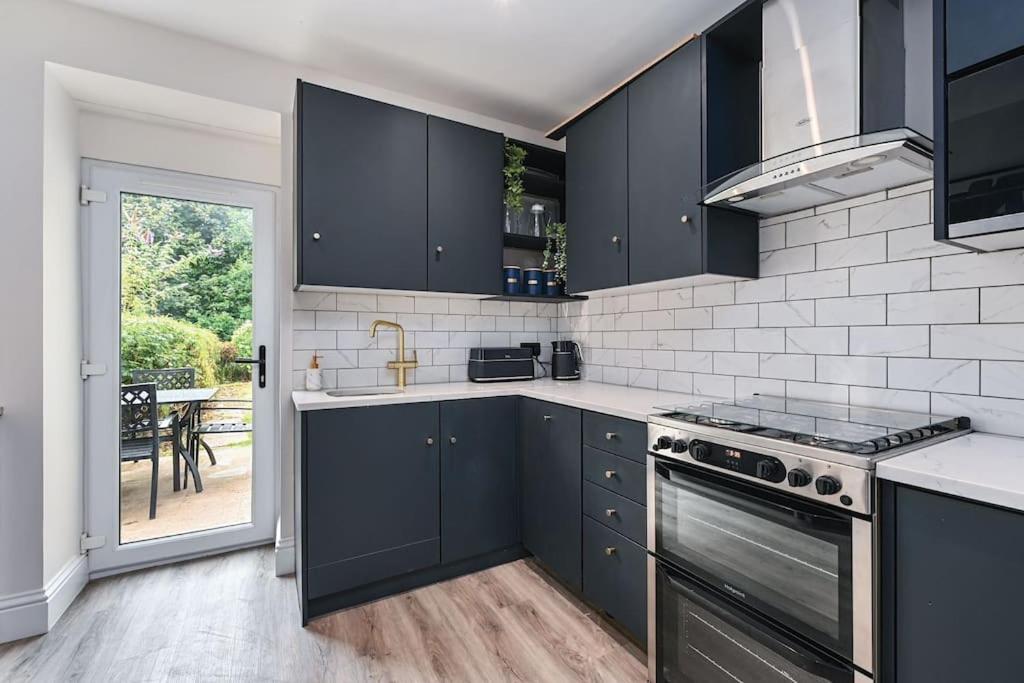 Stunning Spacious Duplex With Garden 141A Hastings Exteriör bild