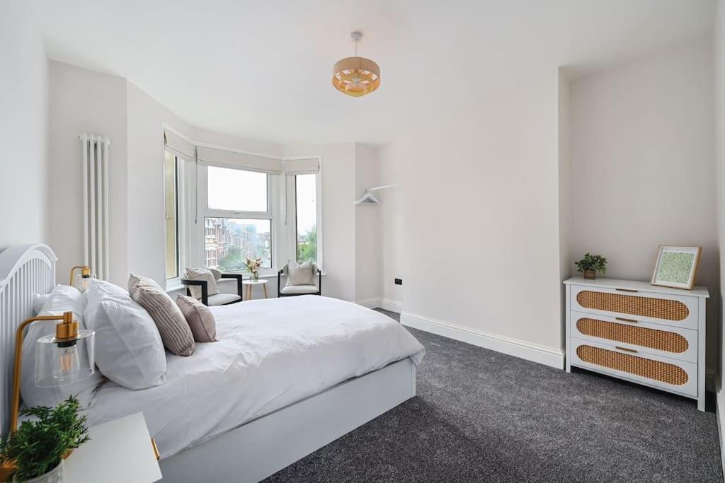 Stunning Spacious Duplex With Garden 141A Hastings Exteriör bild