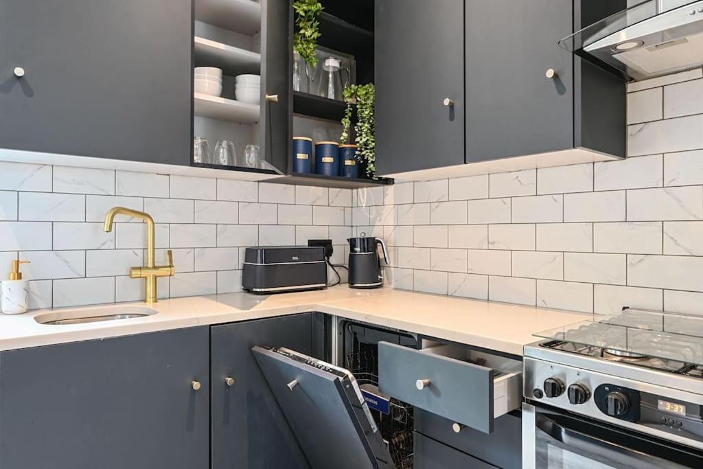 Stunning Spacious Duplex With Garden 141A Hastings Exteriör bild