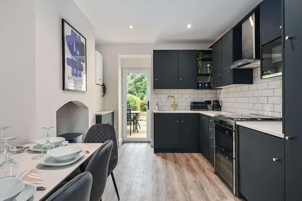 Stunning Spacious Duplex With Garden 141A Hastings Exteriör bild